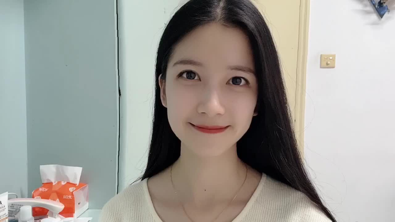 97年老师穿上汉服，这也太仙了吧，可以穿去学校吗？