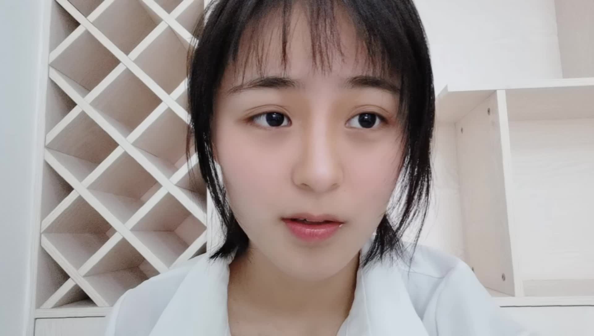 在当代社会需经常给自己充电，不然停滞不前，慢慢被社会淘汰。