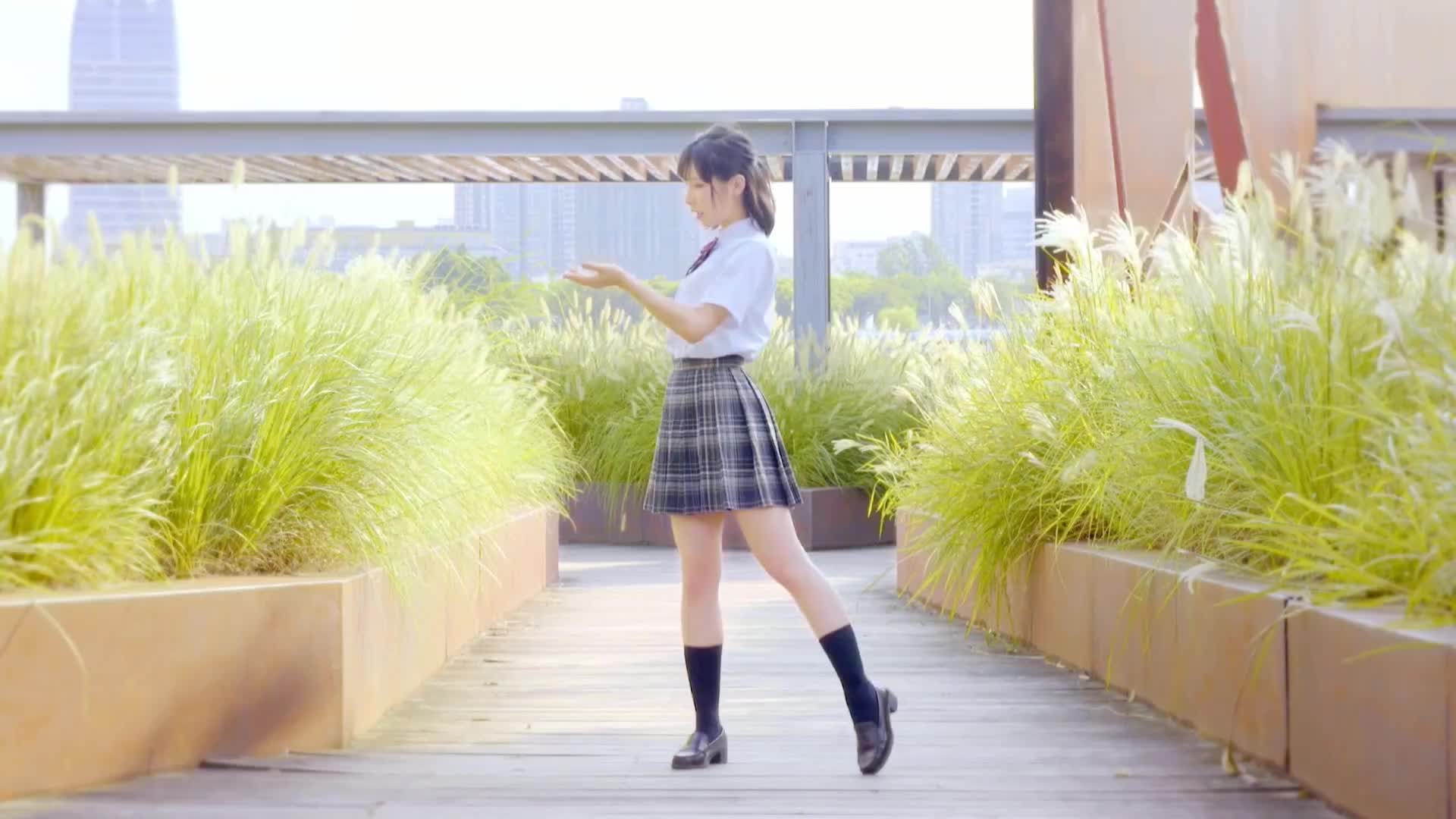 抱怨校服丑陋，你却再也无法穿上！毕业二年，真的怀念校园时光！