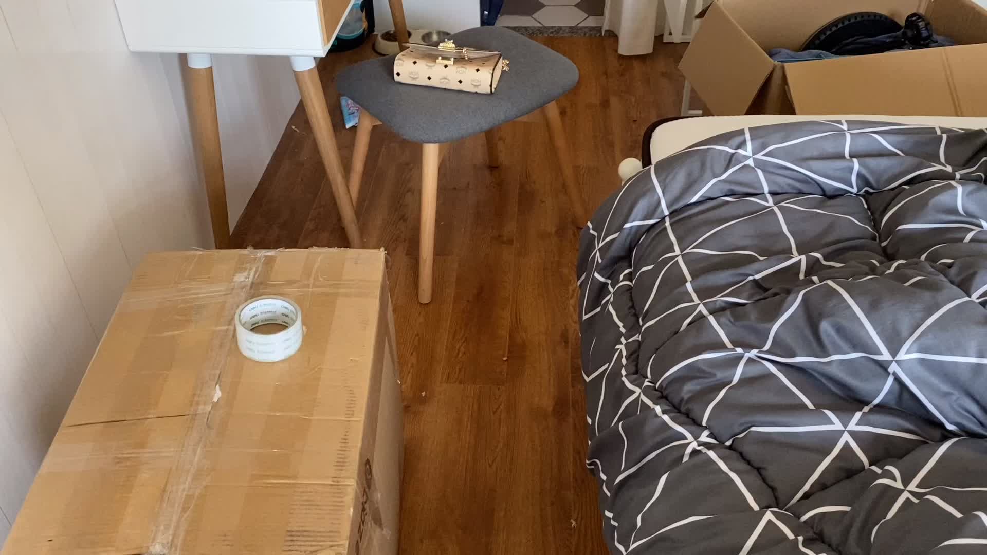 空姐婉婉，自己搬家回家，突然好想有个男朋友来帮忙啊单身的烦恼