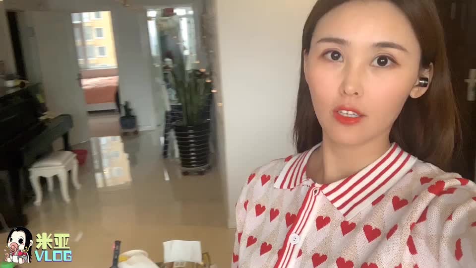 米亚vlog全家团圆夜，一杯白酒就喝成这样？美女酒后吐真言