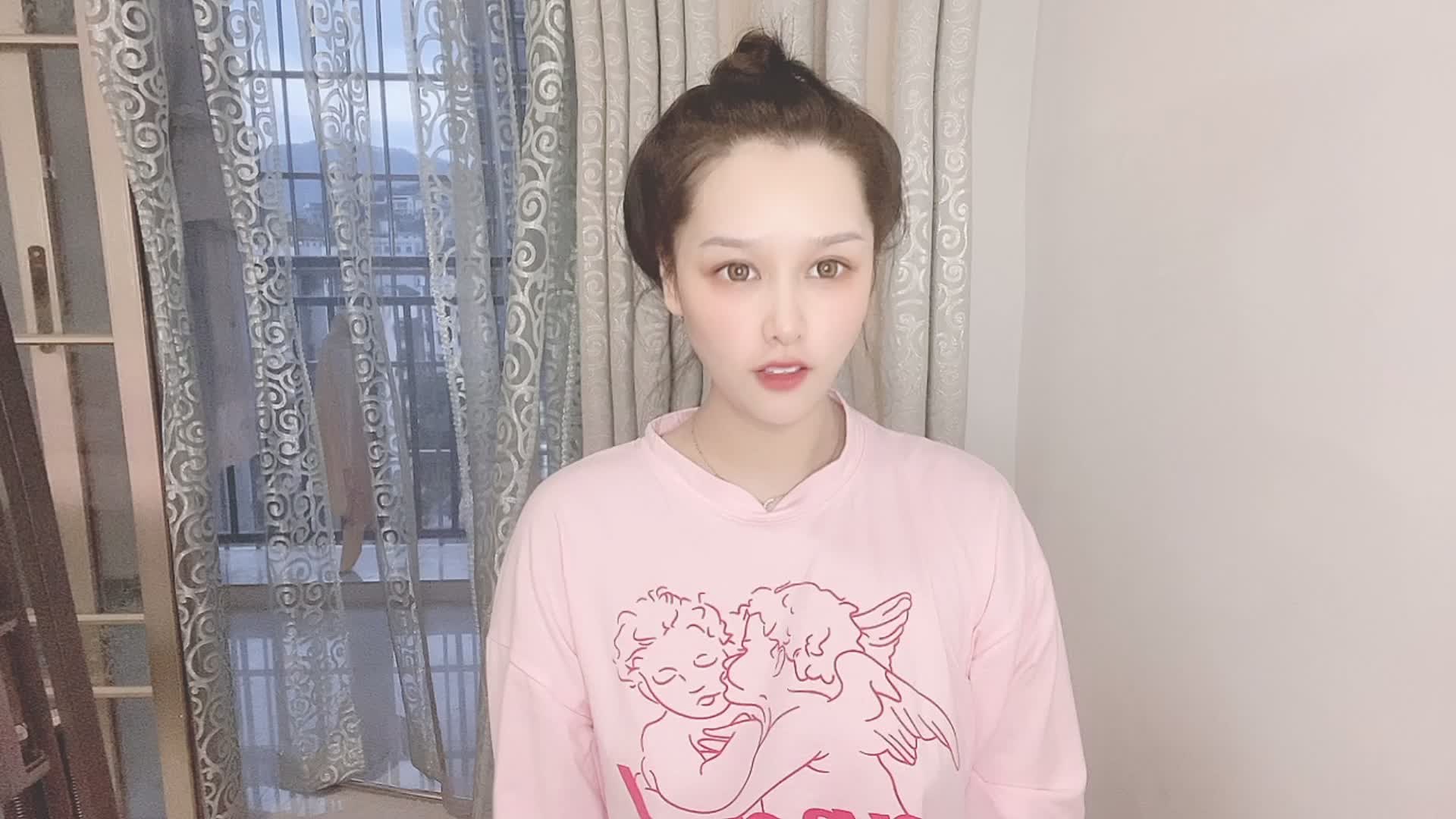 空姐婉婉，怀着忐忑的心情面见网友，过程刺激却暖心！