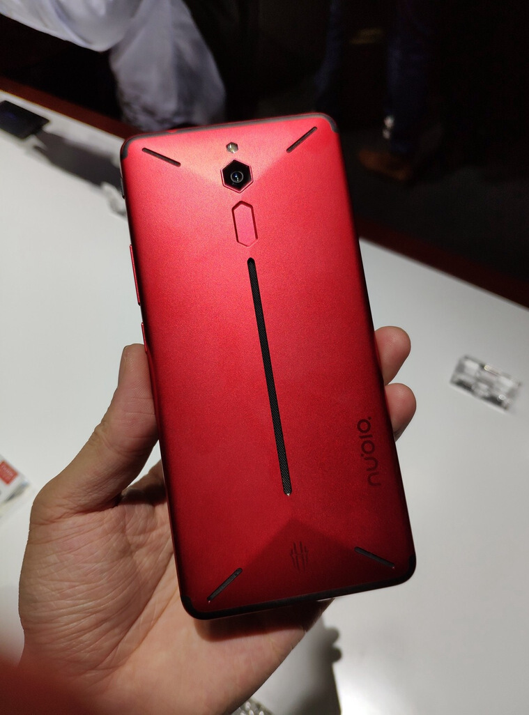 开黑和吃鸡用什么手机好,2018适合玩游戏的手