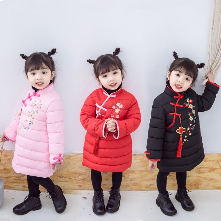 宝宝新年装色彩要靓丽才好看,喜气洋洋过大年