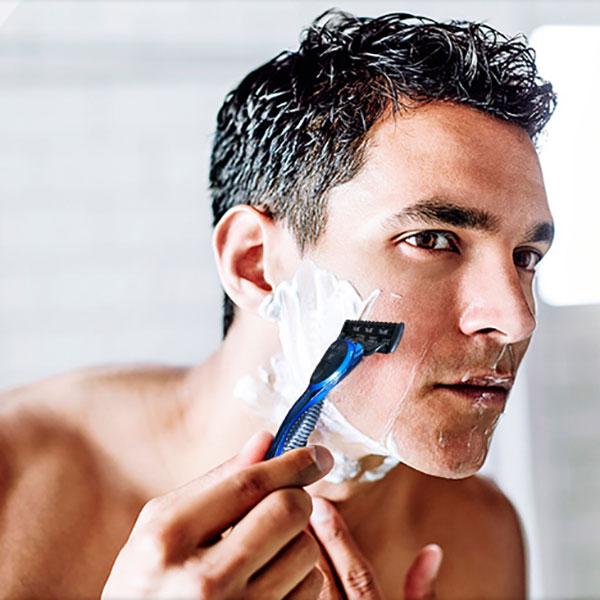 教你如何挑选男士的剃须刀,这样刮胡子更加的