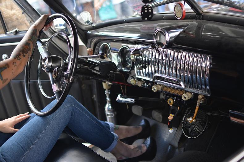 手动挡车难开?那是你不懂踩离合脚法,老司机