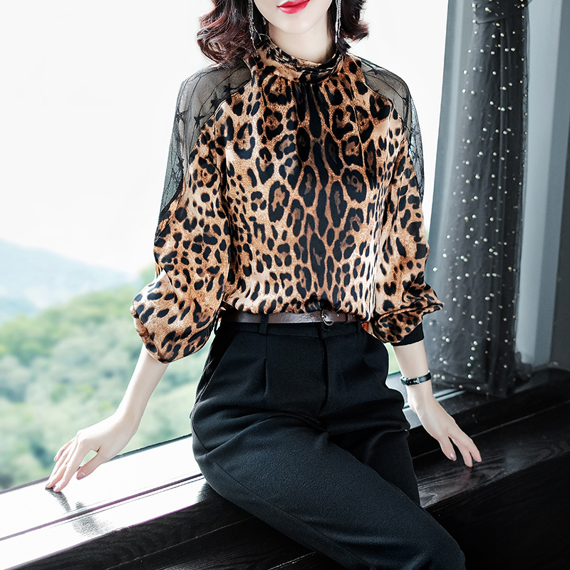 39岁,别穿太随意!女人节试试这高级小衫,让你