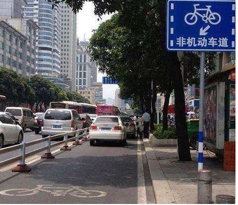 违章停车不扣分