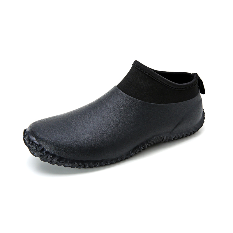 别让寒冷冻伤脚,牛仔裤不能搭旅游鞋,走哪都是