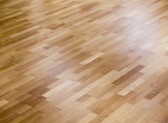 坚决不刮腻子,地砖也拆掉!学上海人的装法,方便