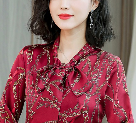 女人,扔掉一身黑!刚上新的洋气红小衫,让你年