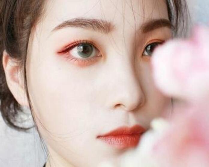 你的眼妆是先画眼影还是眼线?大多女人乱用,难