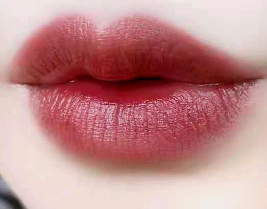 肿眼泡也能画浓郁红酒妆容,自然放大双眼的技